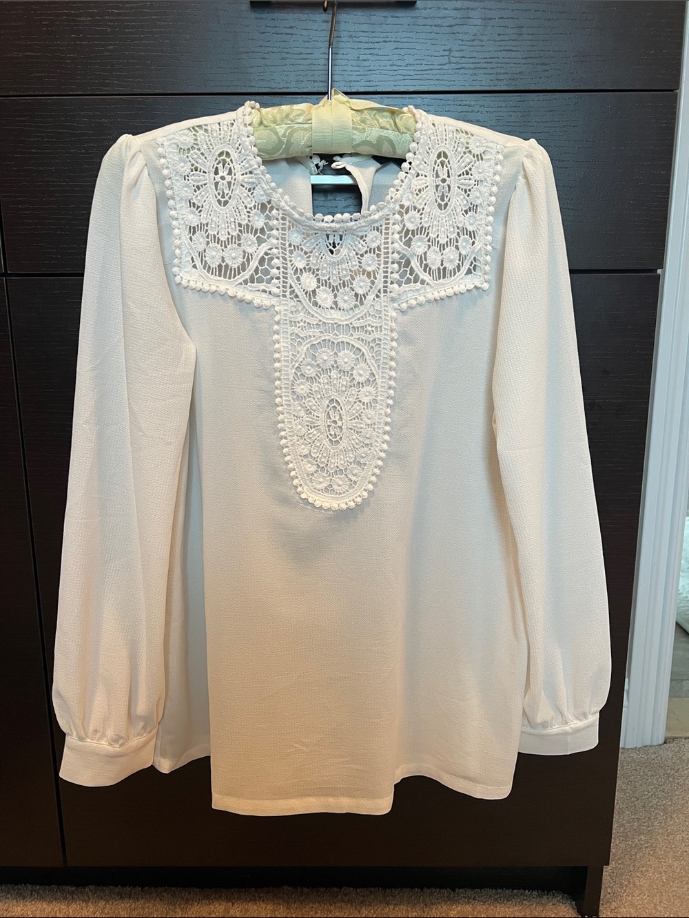 Halogen Cream Lace Yoke Long-Sleeve Blouse